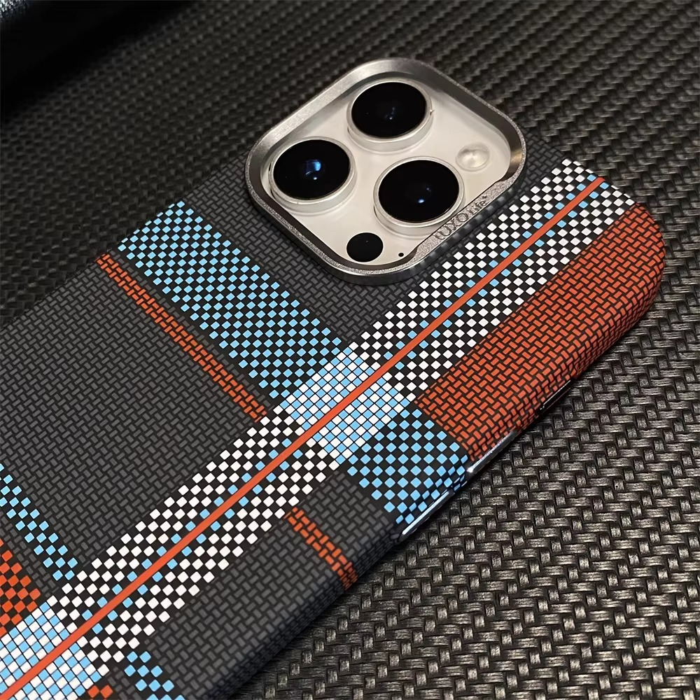 Ultra Thin Carbon Fibre Pattern Metal Lens Hard Case