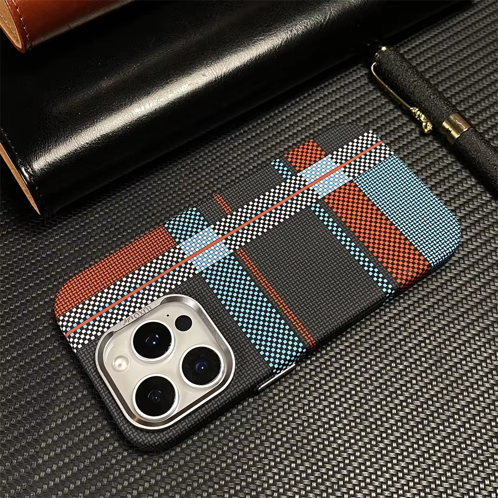 Ultra Thin Carbon Fibre Pattern Metal Lens Hard Case
