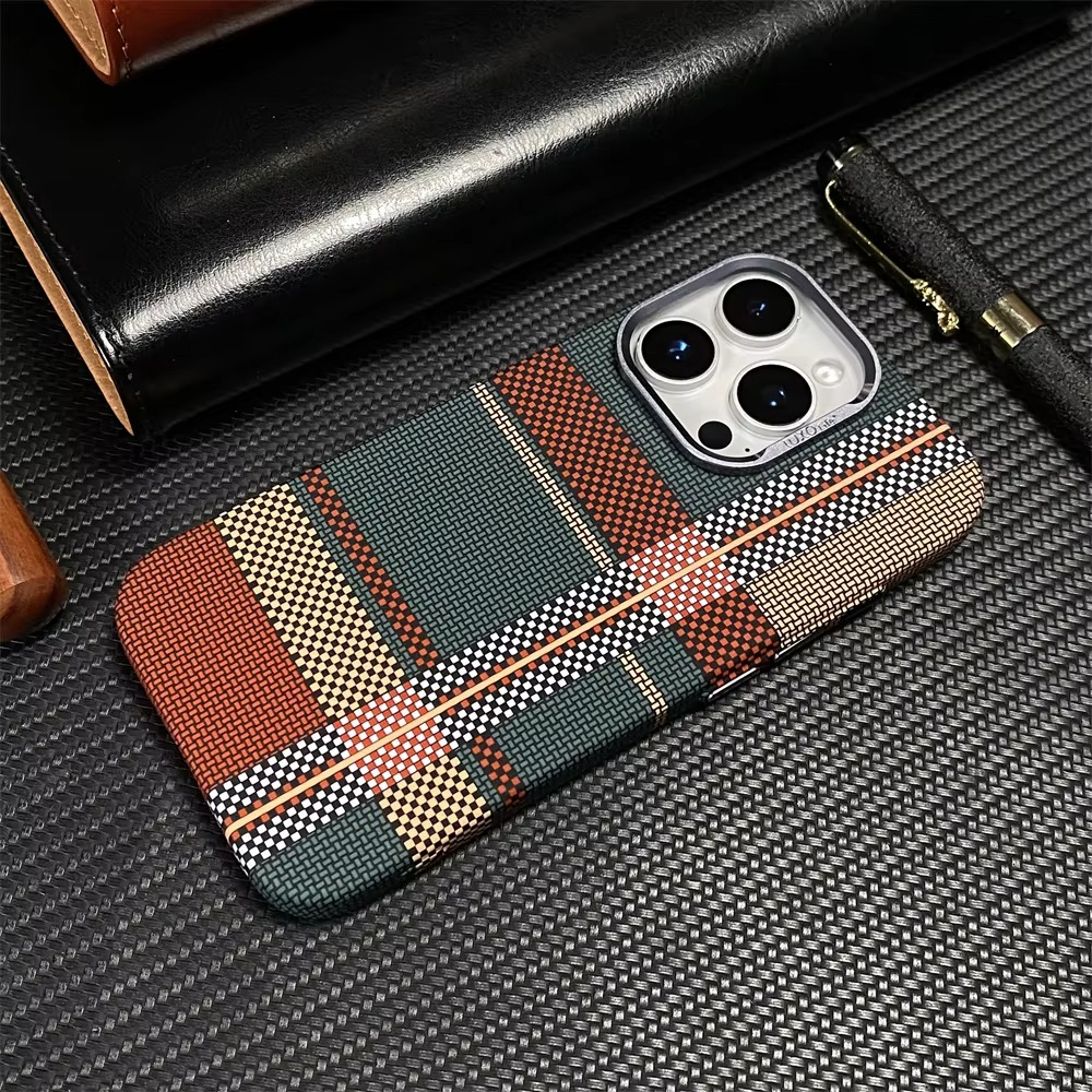 Ultra Thin Carbon Fibre Pattern Metal Lens Hard Case
