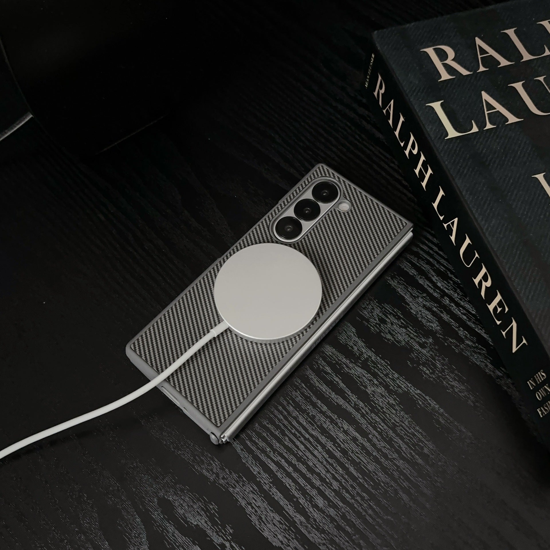 Carbon Fiber Magnetic Fiber Case With Magsafe